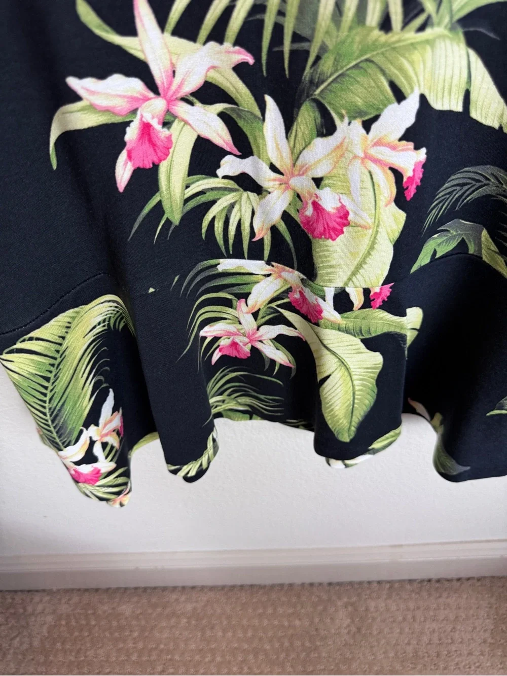 Tommy Bahama M Black Tropical Floral Shift Dress Sleeveless Knee Zip Stretch - Picture 9 of 12